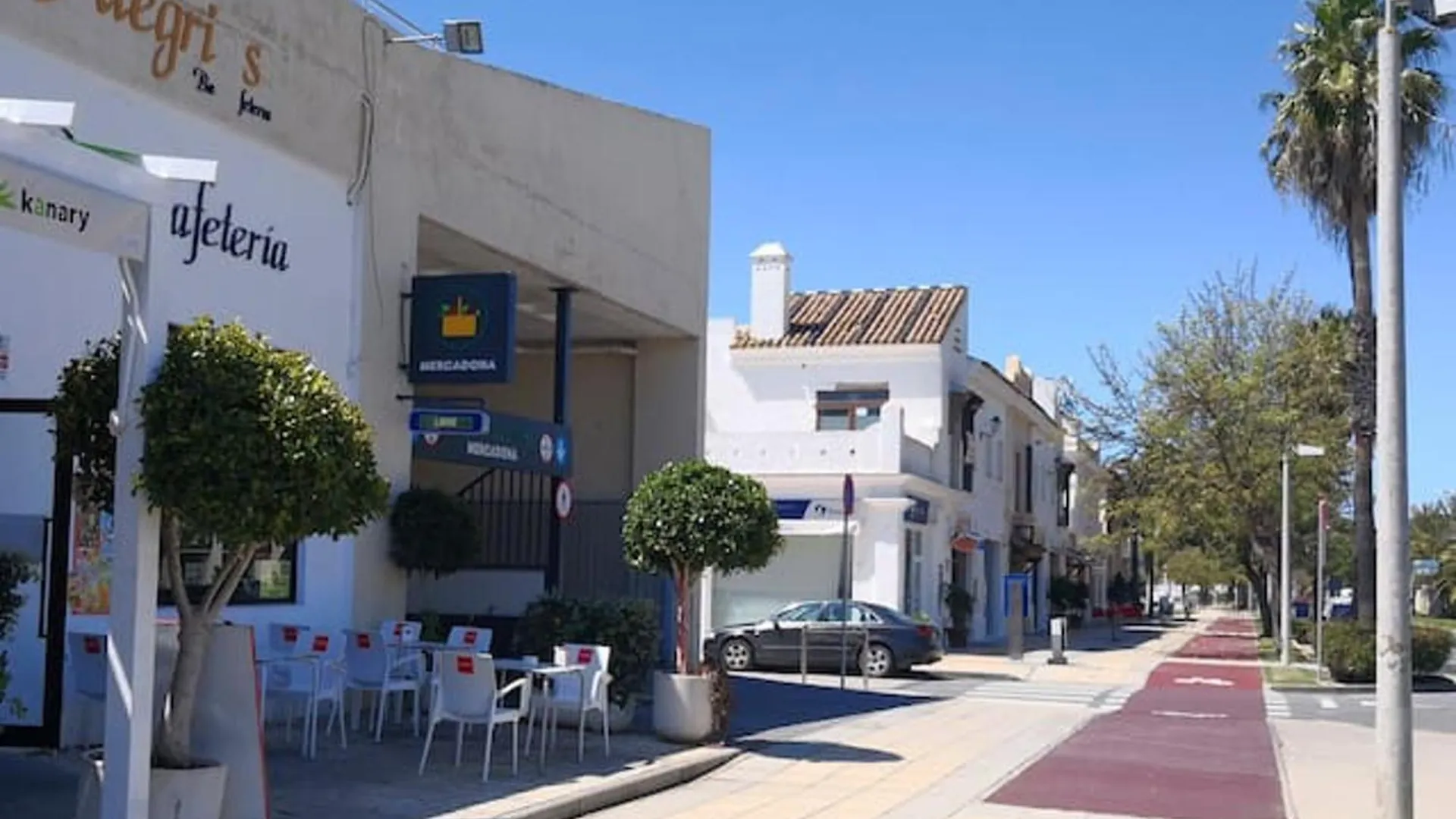 Вилла Charming House In Rota + Garden