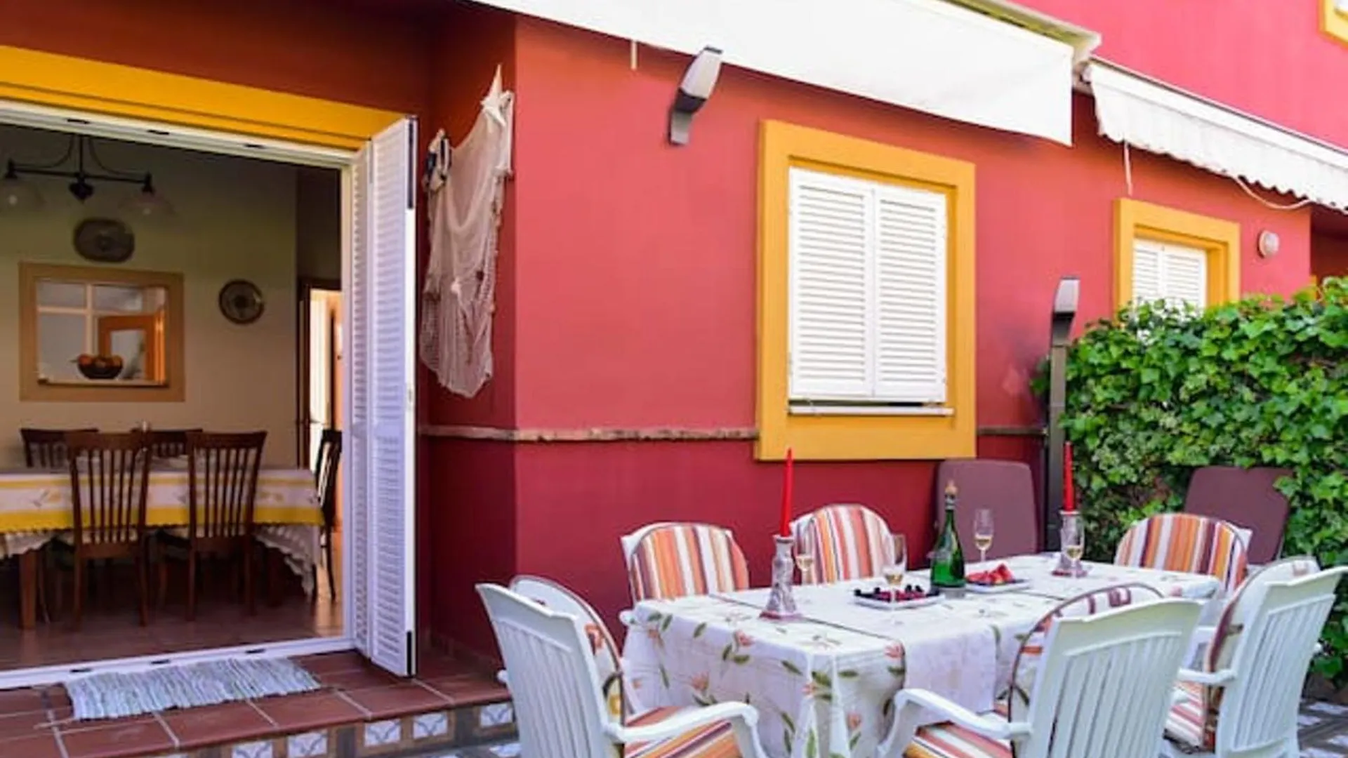 Дом отдыха Вилла Charming House In Rota + Garden