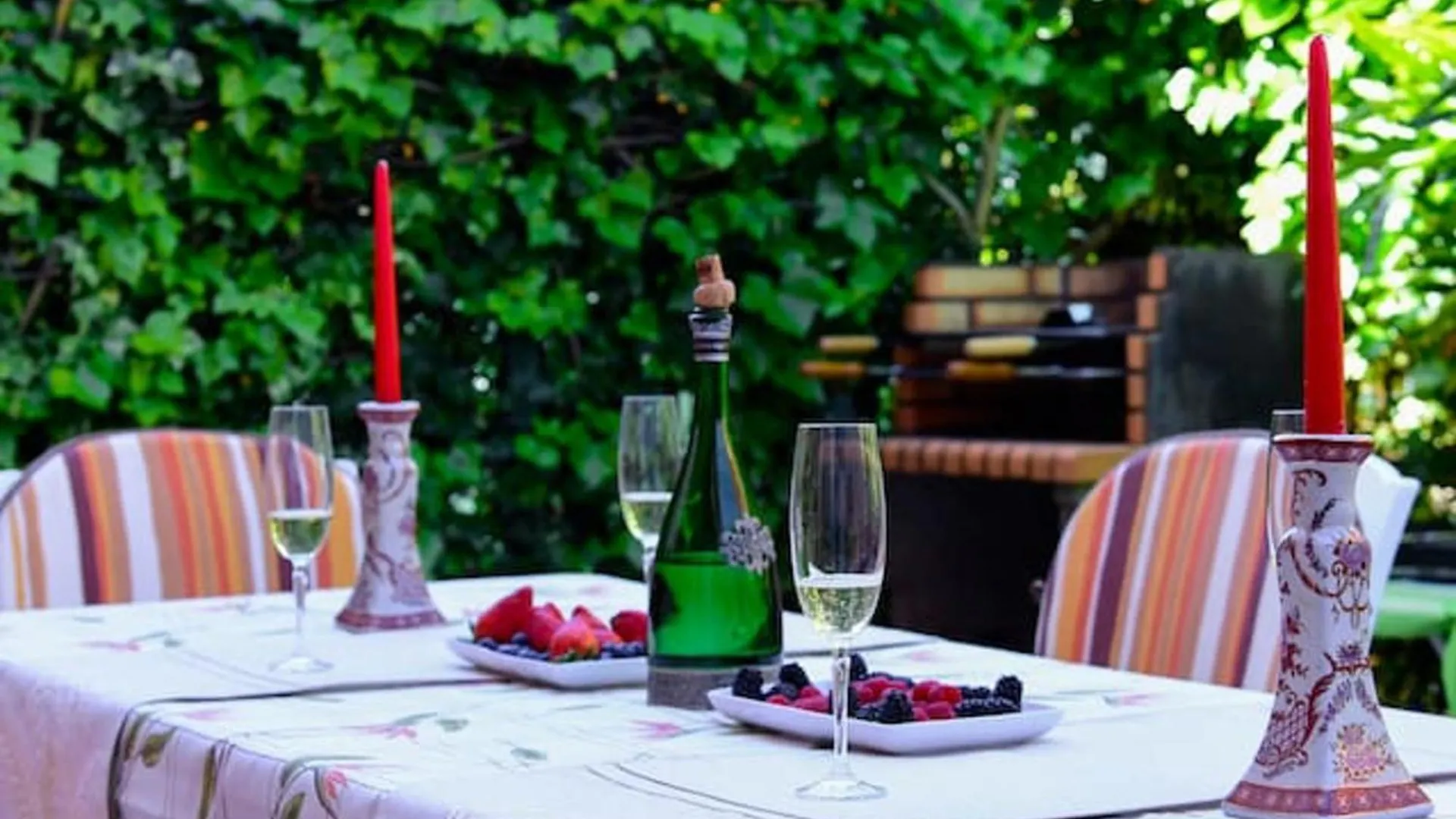 Вилла Charming House In Rota + Garden