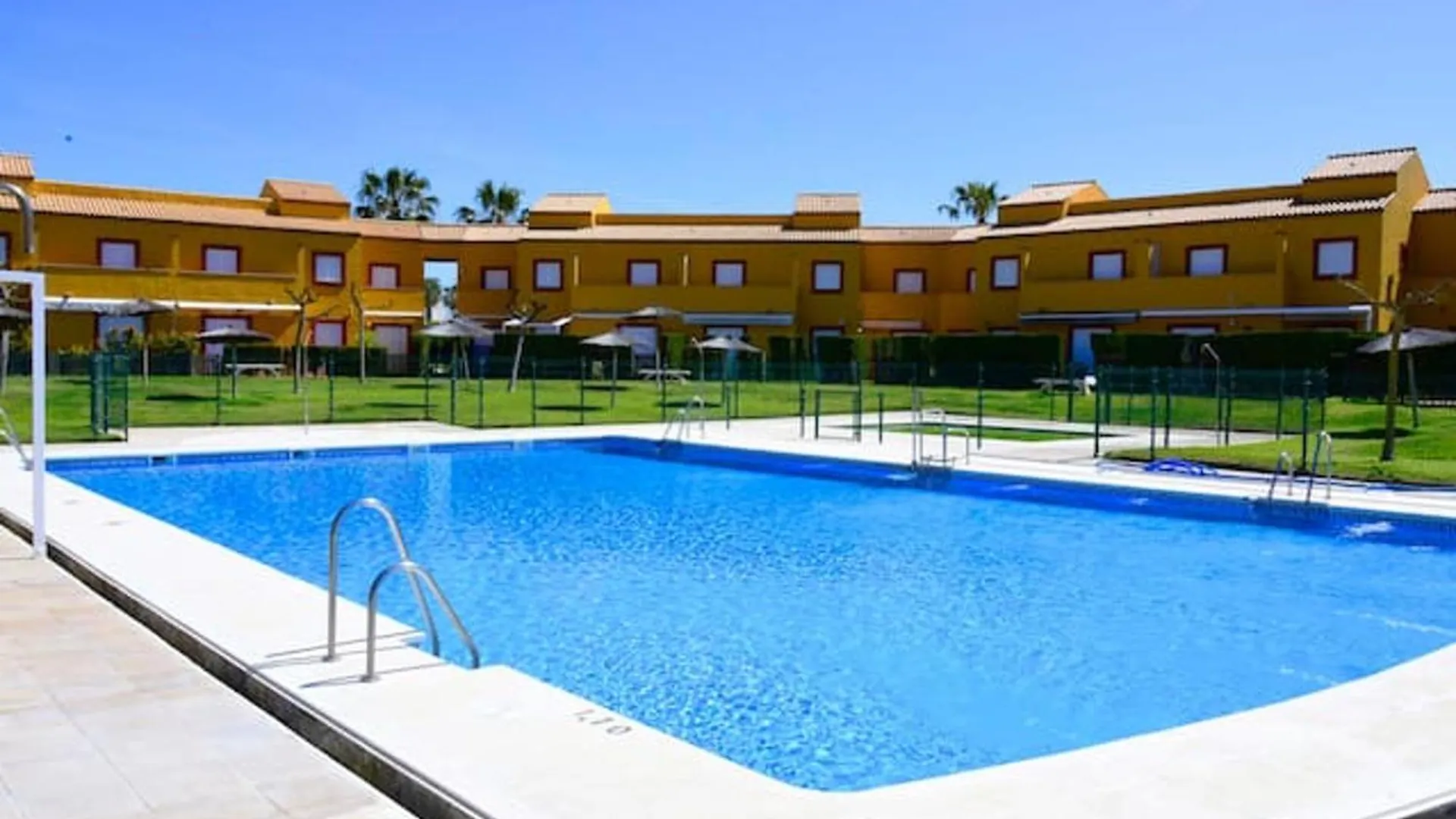 Charming House In Rota + Garden Villa