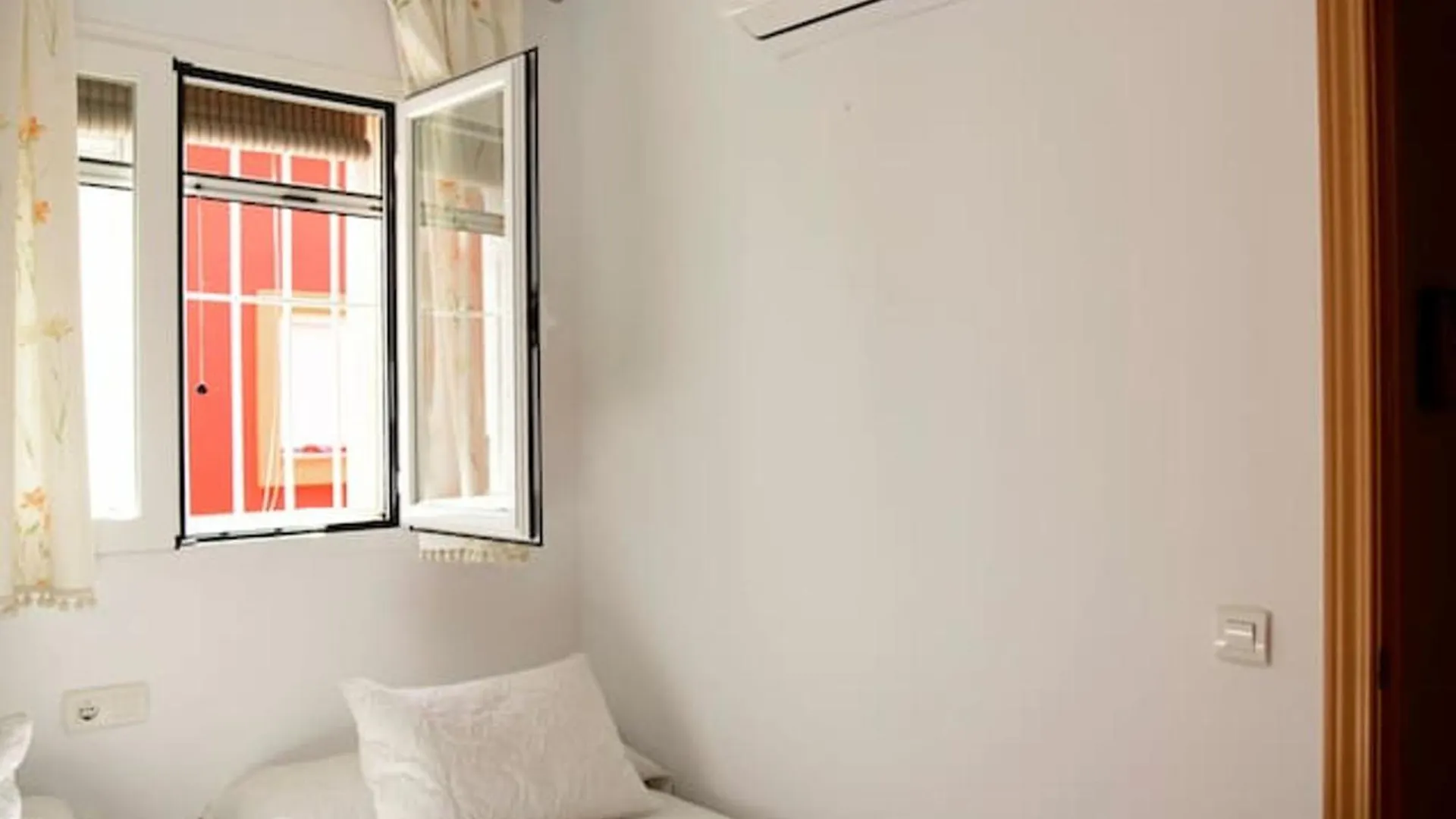 Charming House In Rota + Garden Villa 0*,  Spain