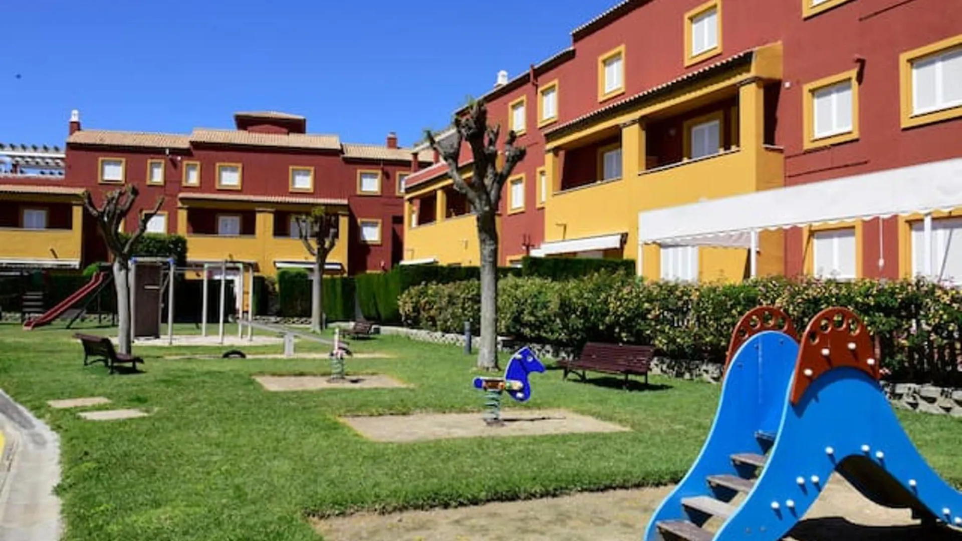 Charming House In Rota + Garden Villa Spain