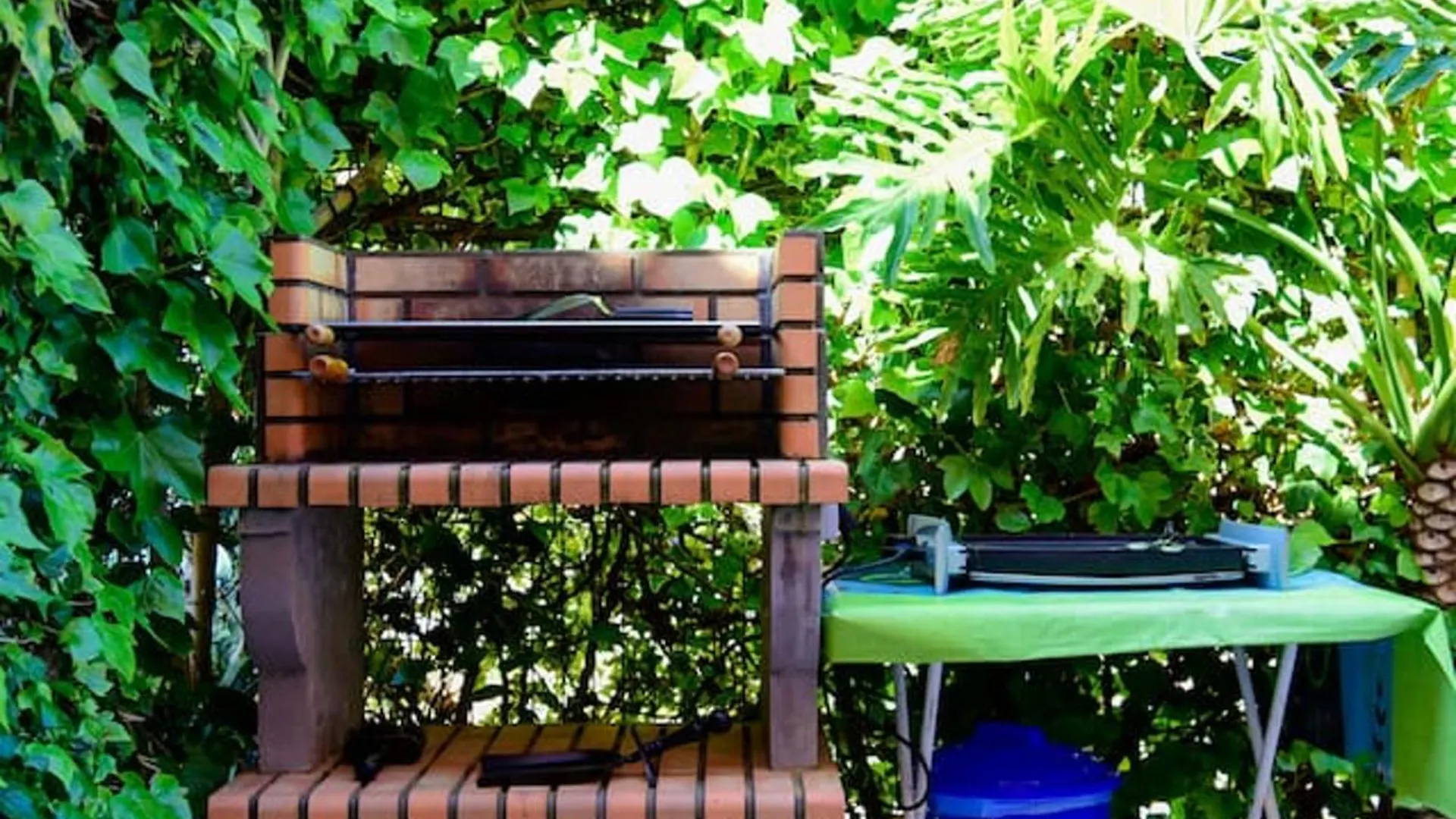 Charming House In Rota + Garden Villa Holiday home